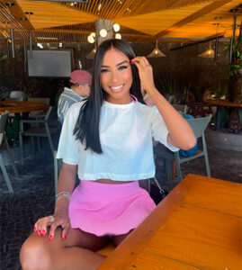 monique-em-salvador_08_12_2025